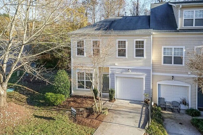 Photo - 546 Elm Ave