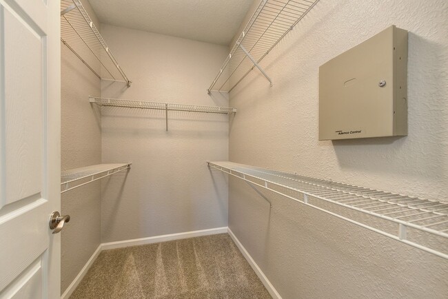 River Oaks Apartment Homes