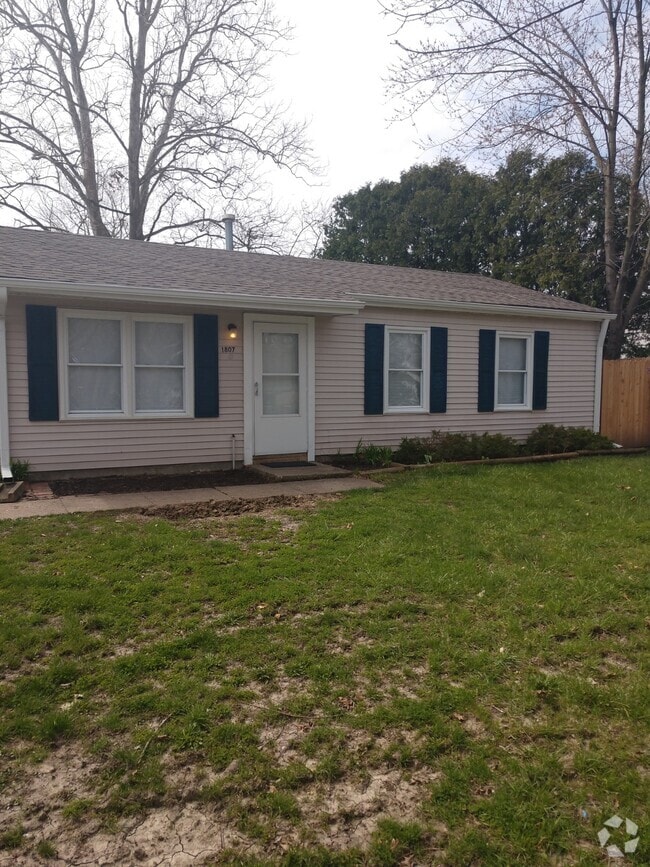 Building Photo - 1807 Southwood Dr Rental