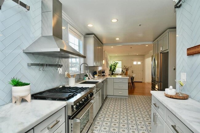 Photo - 525 9th Ave