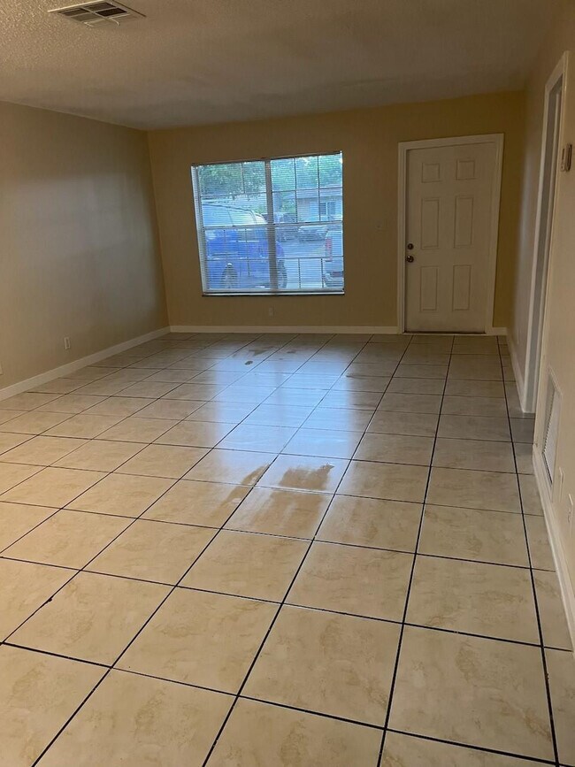 Photo - 1461 NW 22nd St Unit A