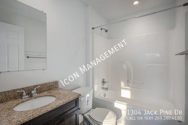 Photo - 1304 Jack Pine Way