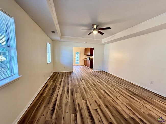 Photo - 126 Kensington Cir