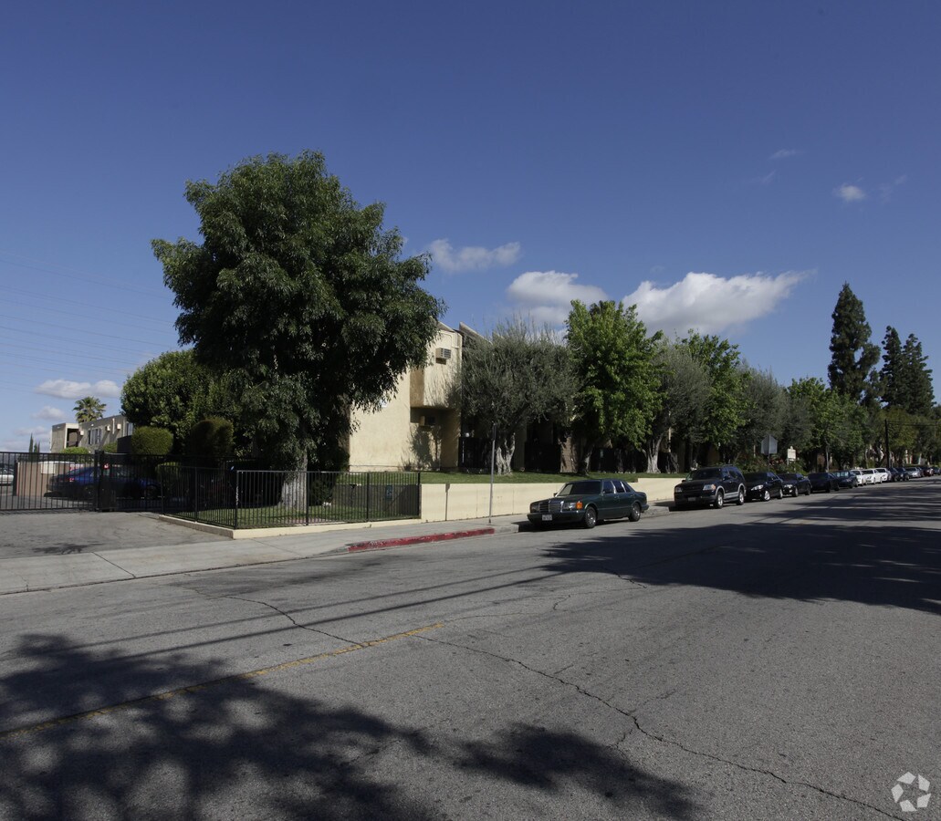 Lindley Northwood Apartments - Lindley Northwood Apartments