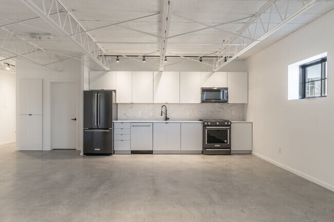 Photo - Industrial 1 BD near Warren St! Unit 21-3C
