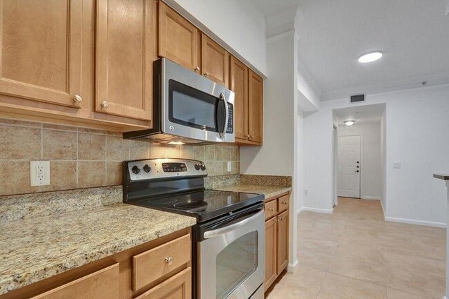 Building Photo - 7101 Myrtlewood Cir W