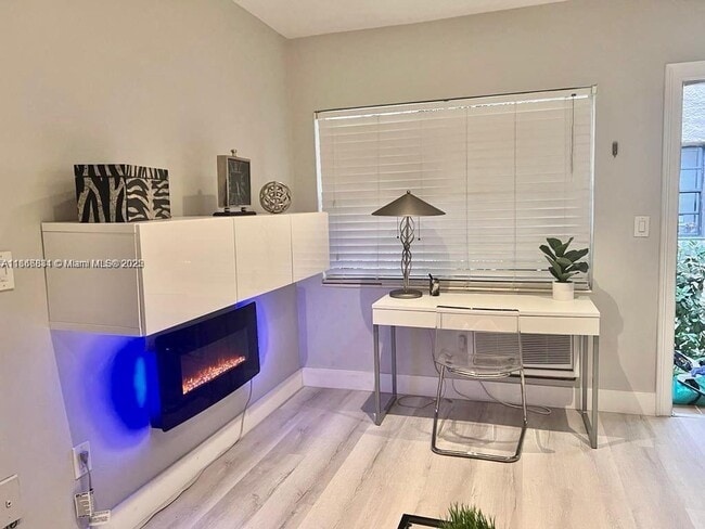 Photo - 1551 Michigan Ave Unit 6