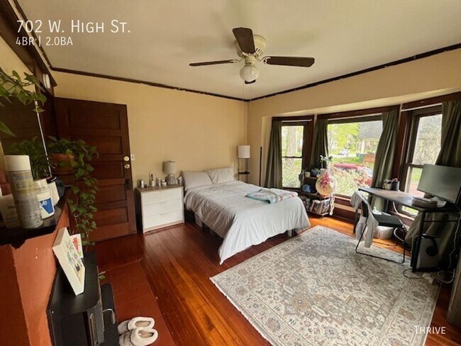 Photo - 702 W High St