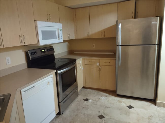 Photo - 2404 Belmont Ln Unit 2404