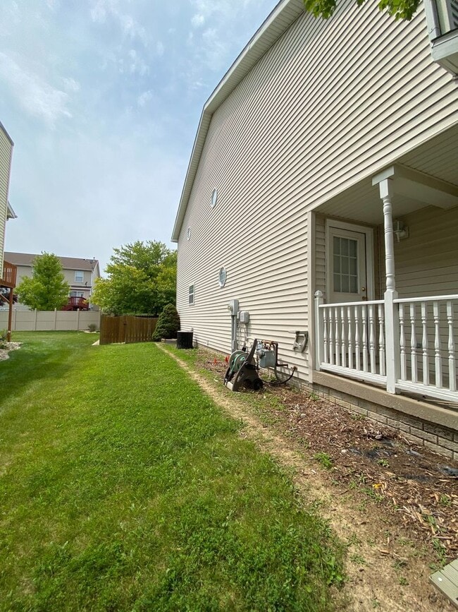 Photo - Beautiful 3BR, 2.5 bath townhouse in north Normal. Over 2300 square feet. New carpet throughout. ...
