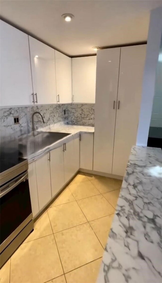 Photo - 4240 NW 79th Ave Unidad 1A