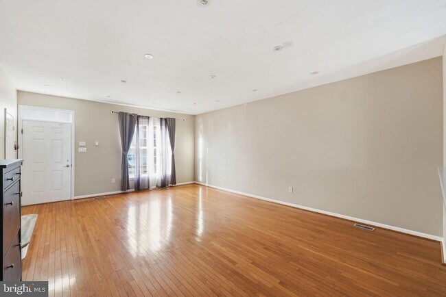 Photo - 554 Ellison Ct