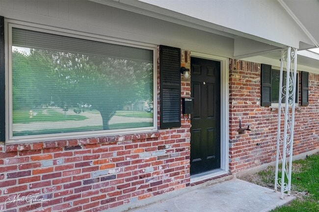 Photo - 2121 Venus Dr