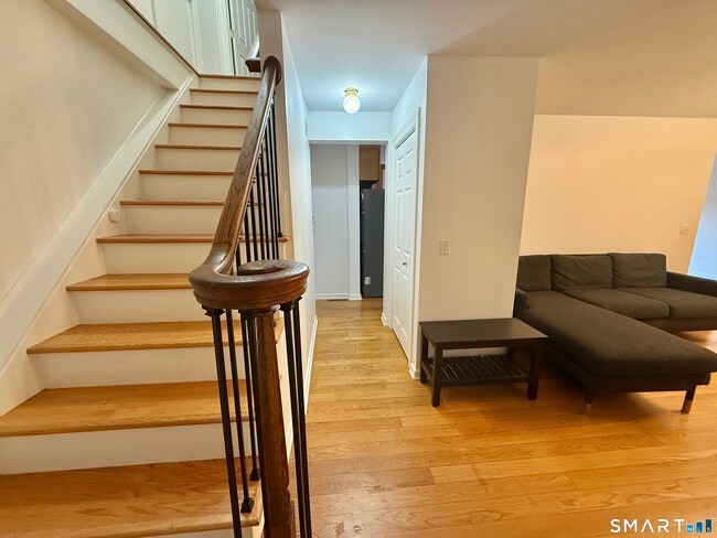 Photo - 70 Renwick Pl