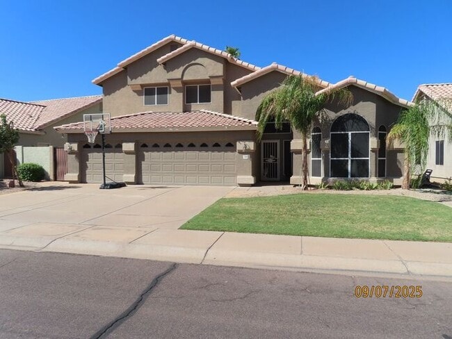 Building Photo - 4 Bedroom 2.5 Bath w/3 Car Garage in Super... Rental