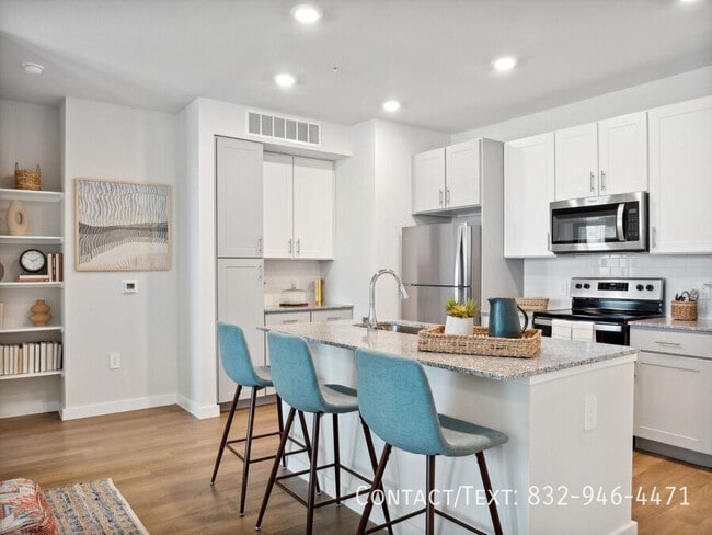 Photo - 8 Weeks Free Rent + Up to $1,000 GC! Unidad AVL2