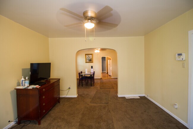 Photo - 15104 Halsted St