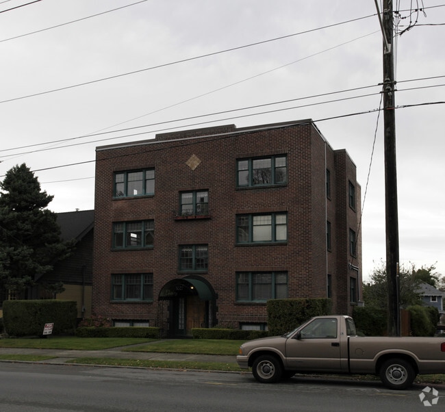 Building Photo - Elise Apartments