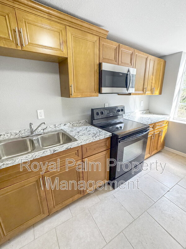 Photo - 15206 Stringfellow Rd Condo Unit 4