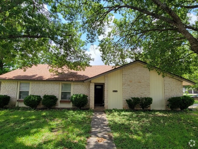Building Photo - 700 E Central Dr Rental