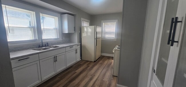 Photo - 2115 W 8th St