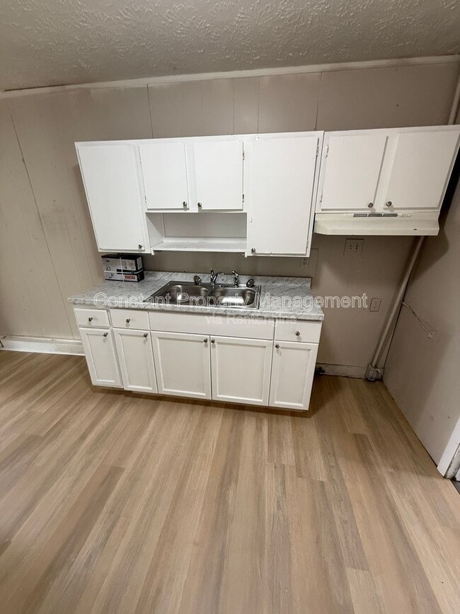 Photo - 616 W Poplar St Unit 2