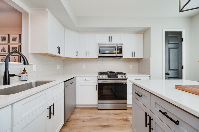 Photo - 111 Canberra Ct