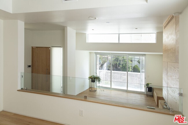 Photo - 444 W Avenue 37