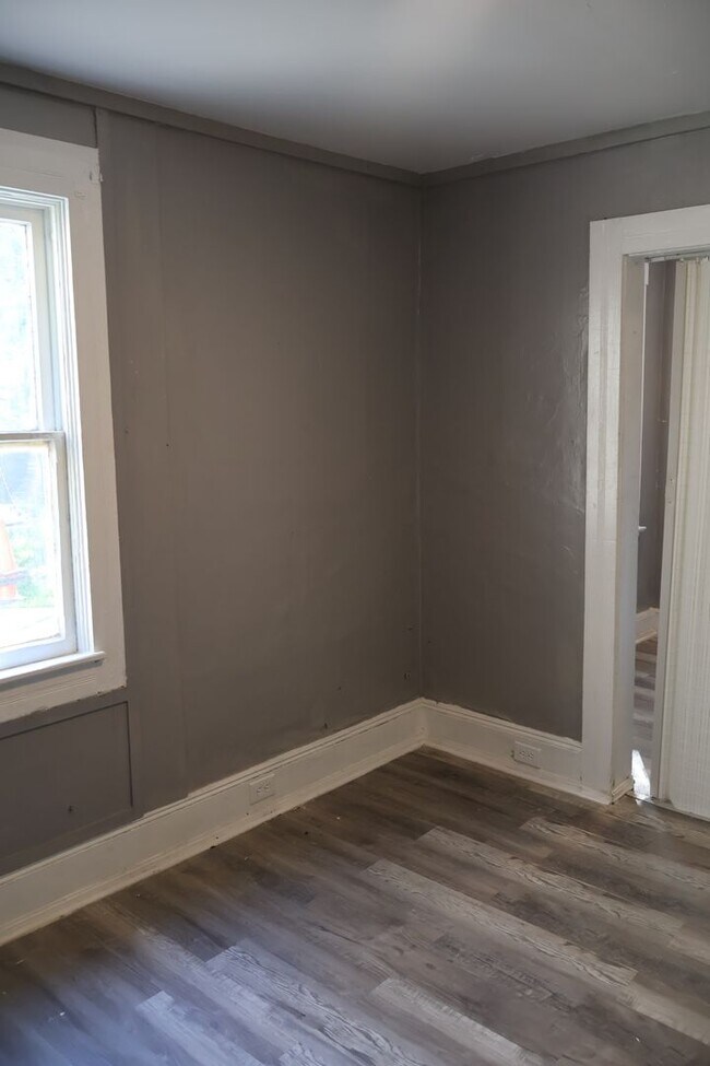 Photo - 6812 Whitney Ave Unit Down front