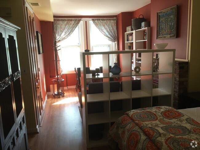 Building Photo - 634 Constitution Ave NE Unit 1 Rental