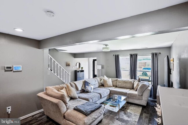 Photo - 120 Calderwood Ln