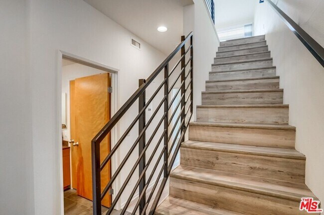 Photo - 11960 Iowa Ave Unidad 10