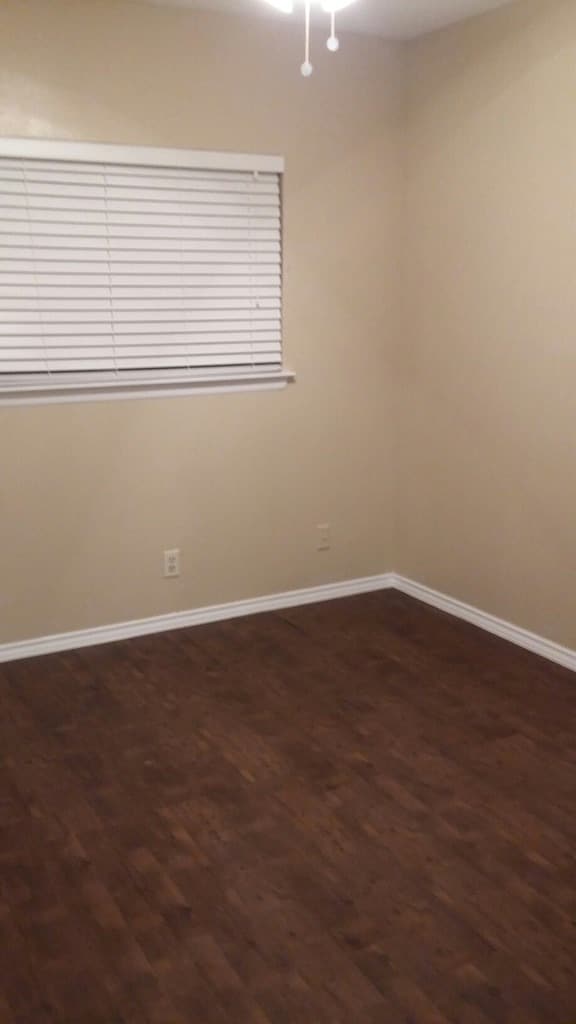 Building Photo - 804 Meadow Dale