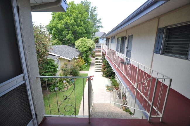 Photo - 121 W Arrellaga St Unit 006