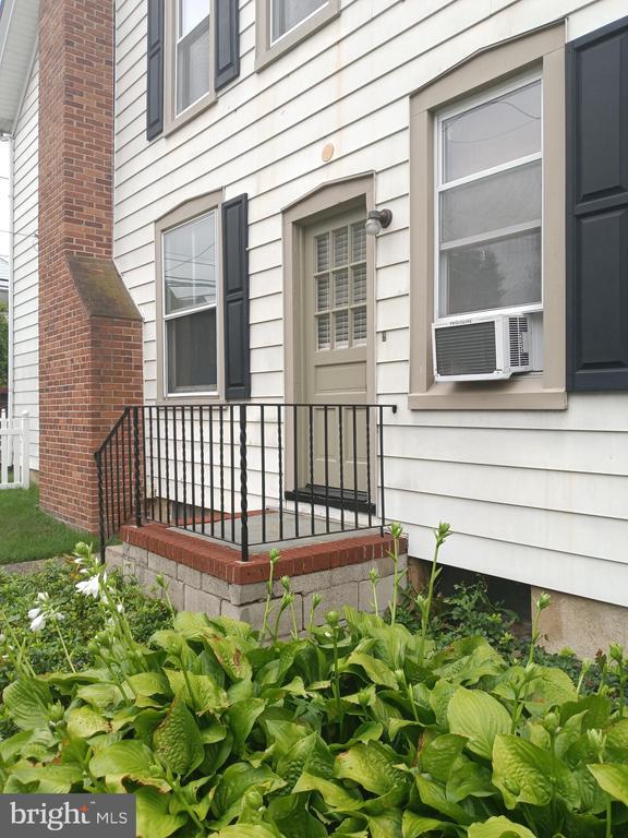 Building Photo - 220 Pennsylvania Ave Rental