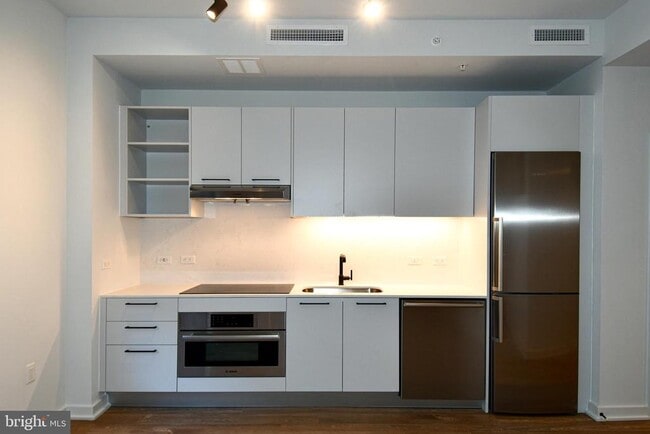 Building Photo - 1625 Eckington Pl NE Unit 610