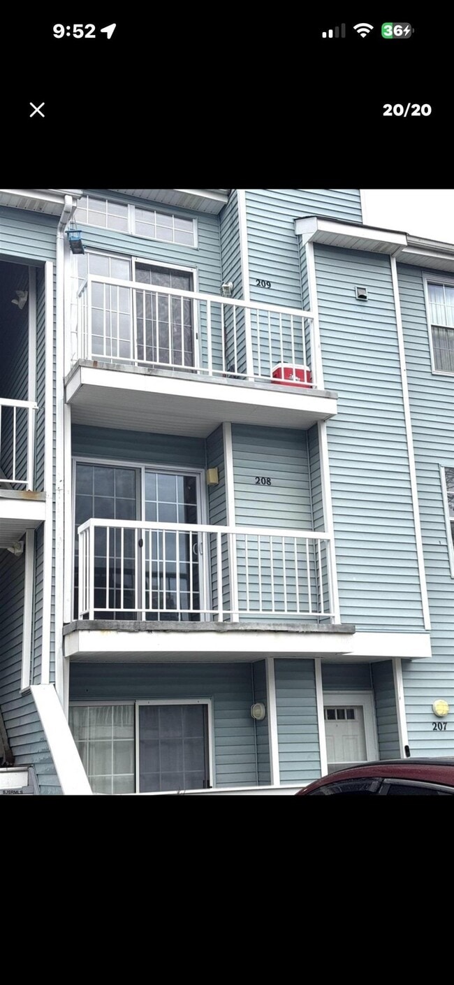 Building Photo - 208 Heather Croft Unit 208