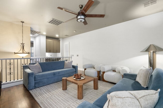 Building Photo - 3083 S Cottonwood Ct Unit ID1328024P