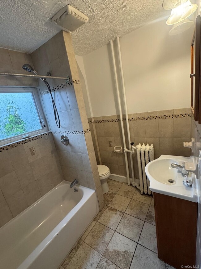 Photo - 525 E 5th St