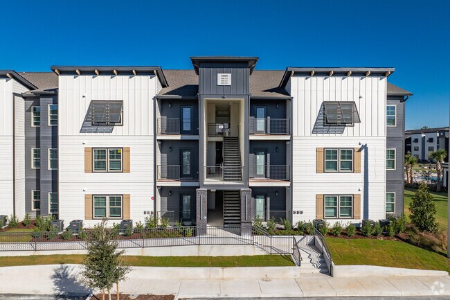 4557 Homefield Dr Spring Hill, FL - Pointe Grand Spring Hill