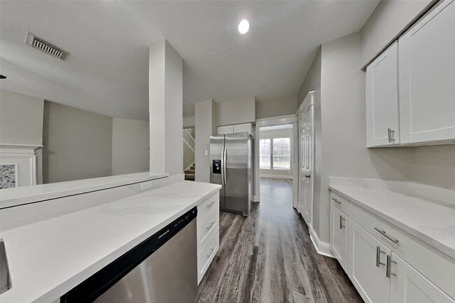 Photo - 6611 Emerald Ash Ct