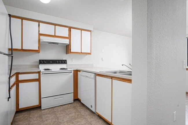 102-Mountain View Apts