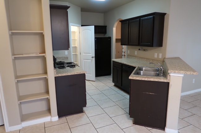 Photo - 1209 Vanguard Ln
