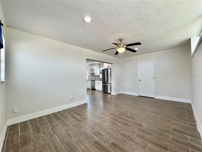 Photo - 4009 Indianapolis St NE