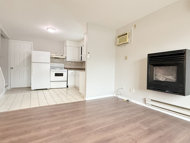 Photo - 2403 Pillette Rd