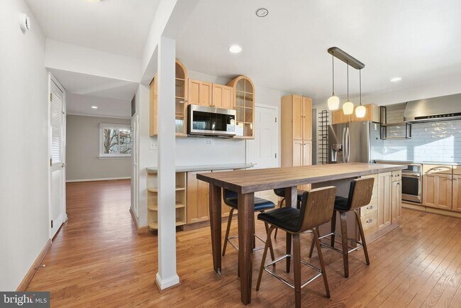 Photo - 1528 Goldenrain Ct