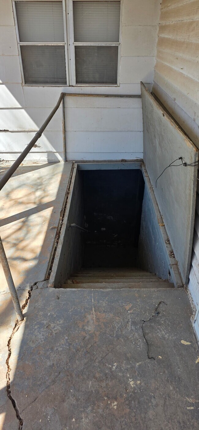 Photo - 514 W Main St