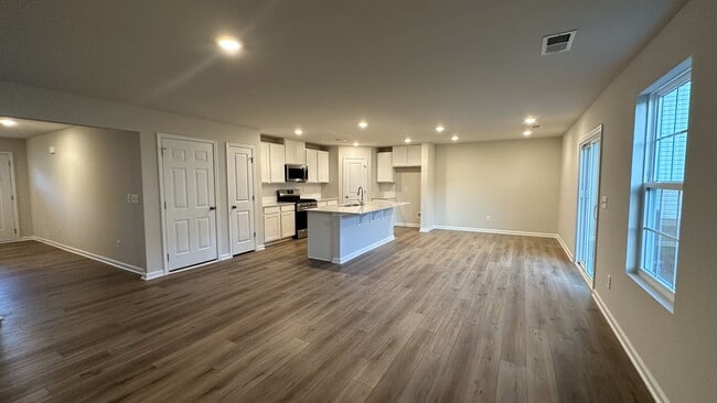 Photo - 1910 Landrow Ln
