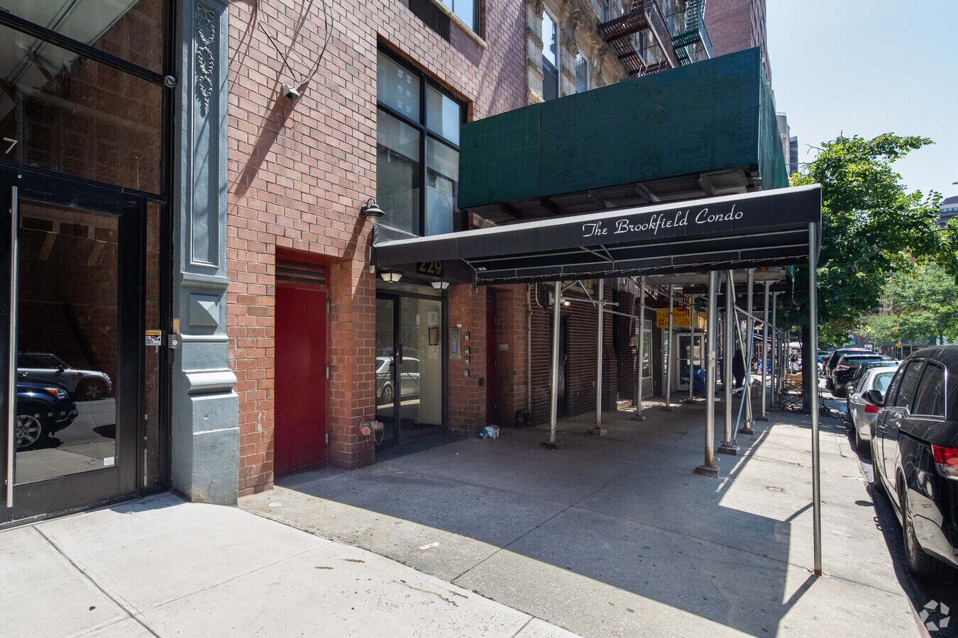 Photo - 229 E 24th St