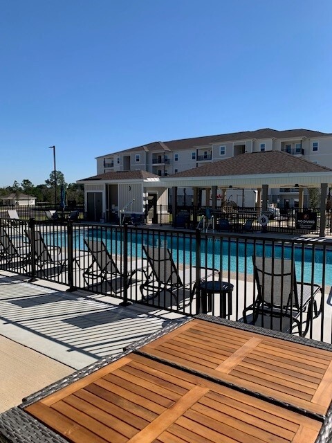 Arbours at Crestview - Arbours at Crestview Apartments